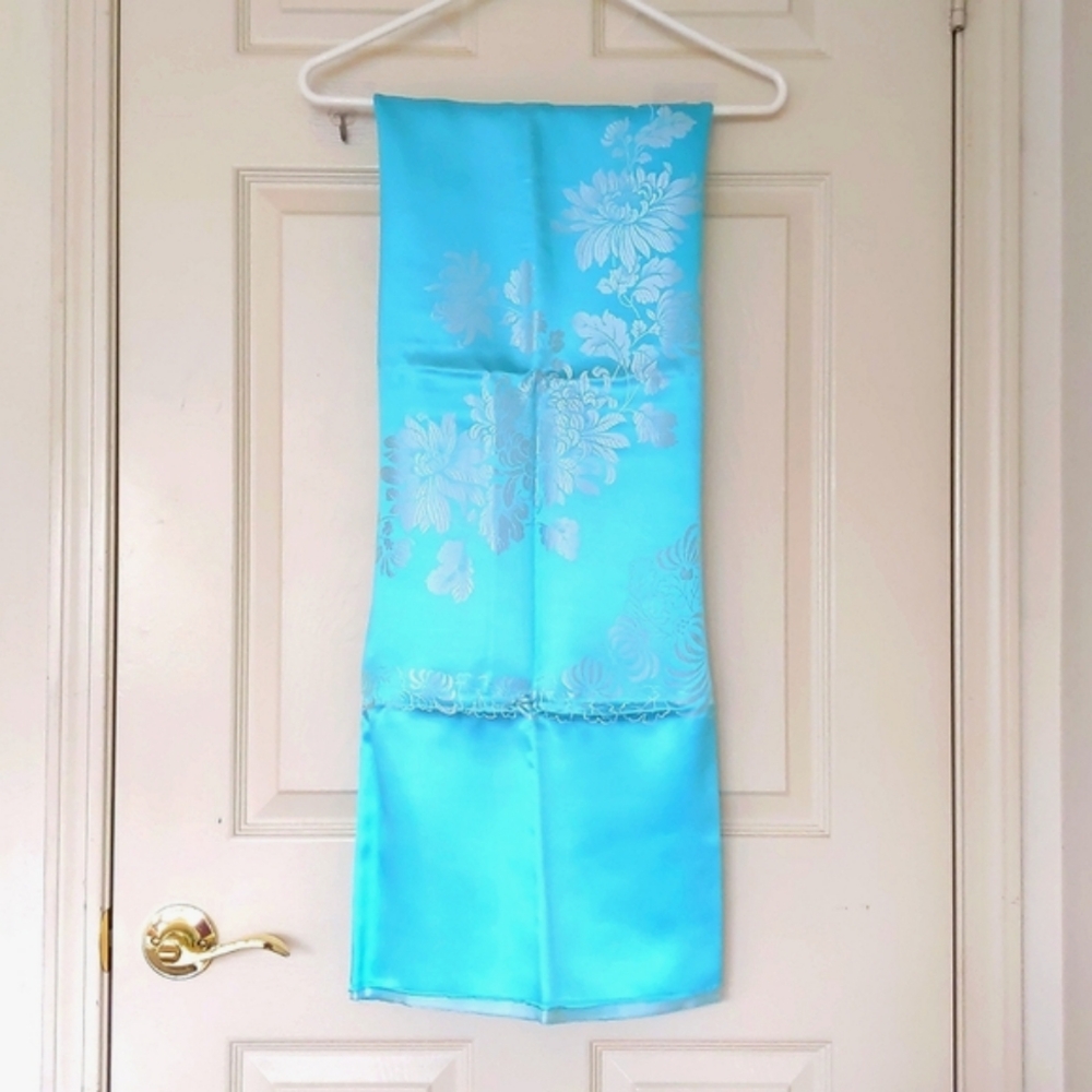 NWOT. Brocade/Damask Forged Sateen Floral Reversible Two Shades of Blue Fabric.